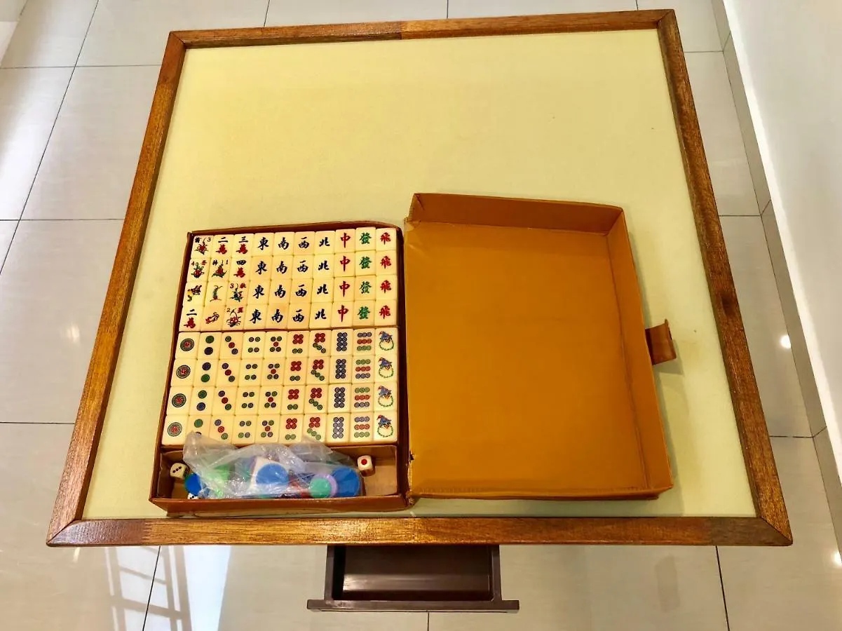 H&H 2 Karaoke, Ice Hockey Table, Game Console Lejlighed Malacca