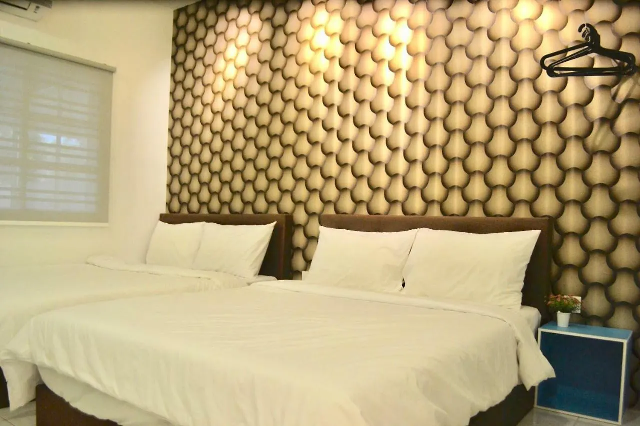 H&H 2 Karaoke, Ice Hockey Table, Game Console Lejlighed Malacca